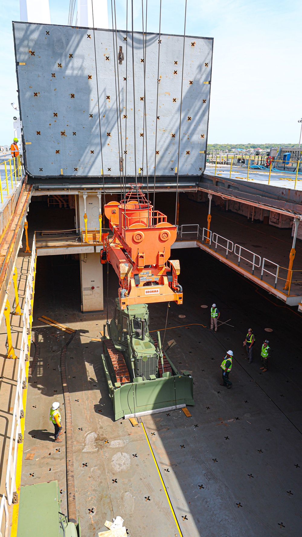 USNS Seay Offload