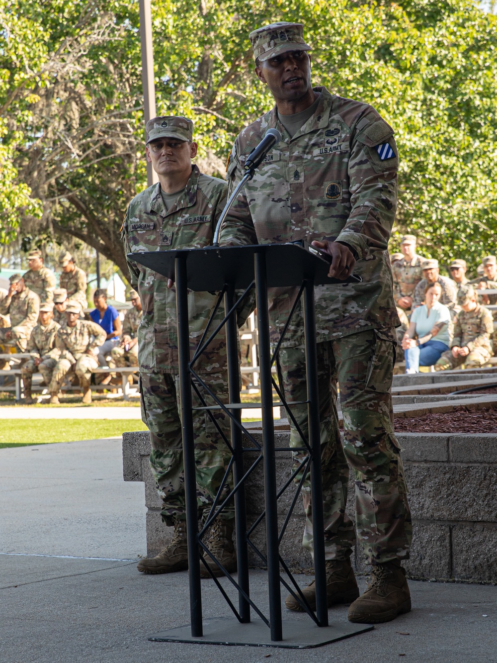 Headquarters and Headquarters Battalion Holds Change of Responsibility Ceremony