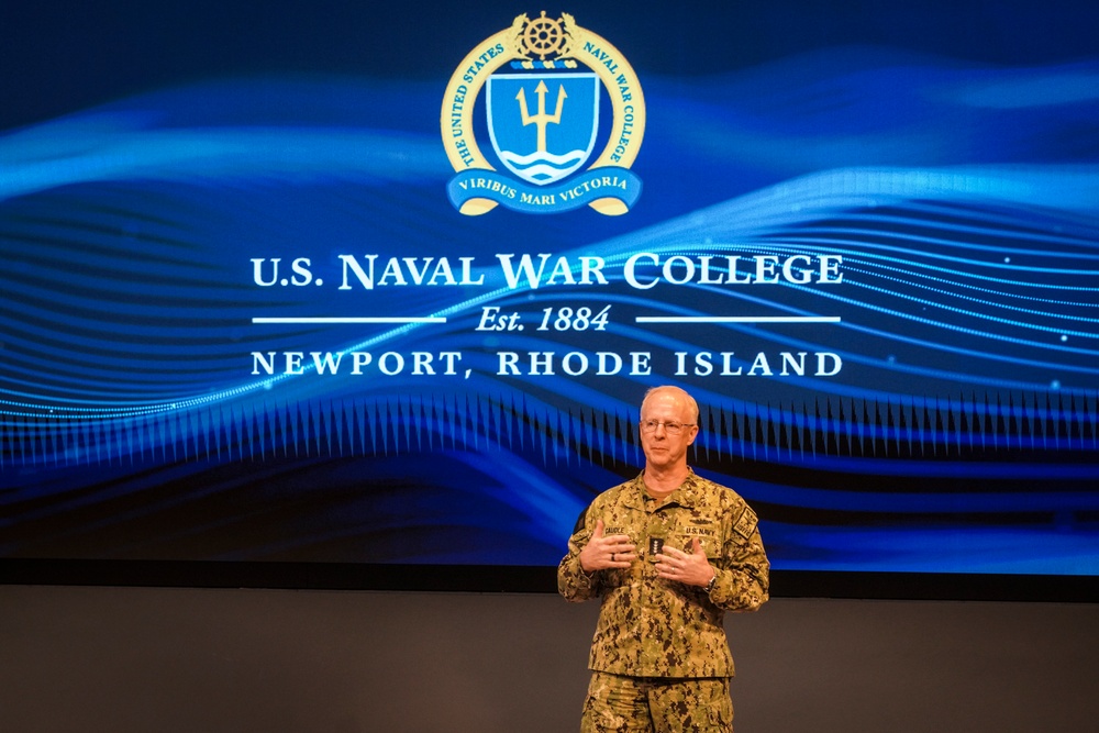 Commander, U.S. Fleet Forces Command Delivers Lecture at U.S. Naval War College