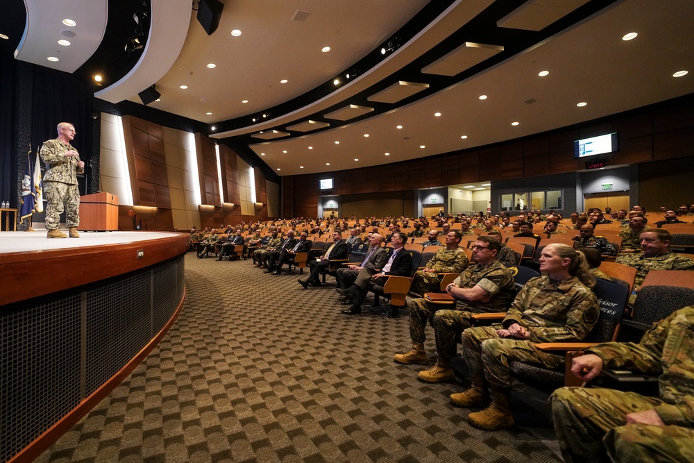 Commander, U.S. Fleet Forces Command Delivers Lecture at U.S. Naval War College