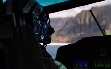 Coast Guard Aid to Navigation Team Honolulu conducts joint op with Air Station Barbers Point