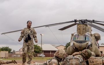 UH ROTC Cadets train cold loads at 3-25 AVN
