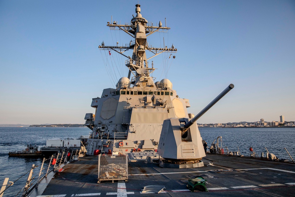 USS Preble Conducts Missile Swap