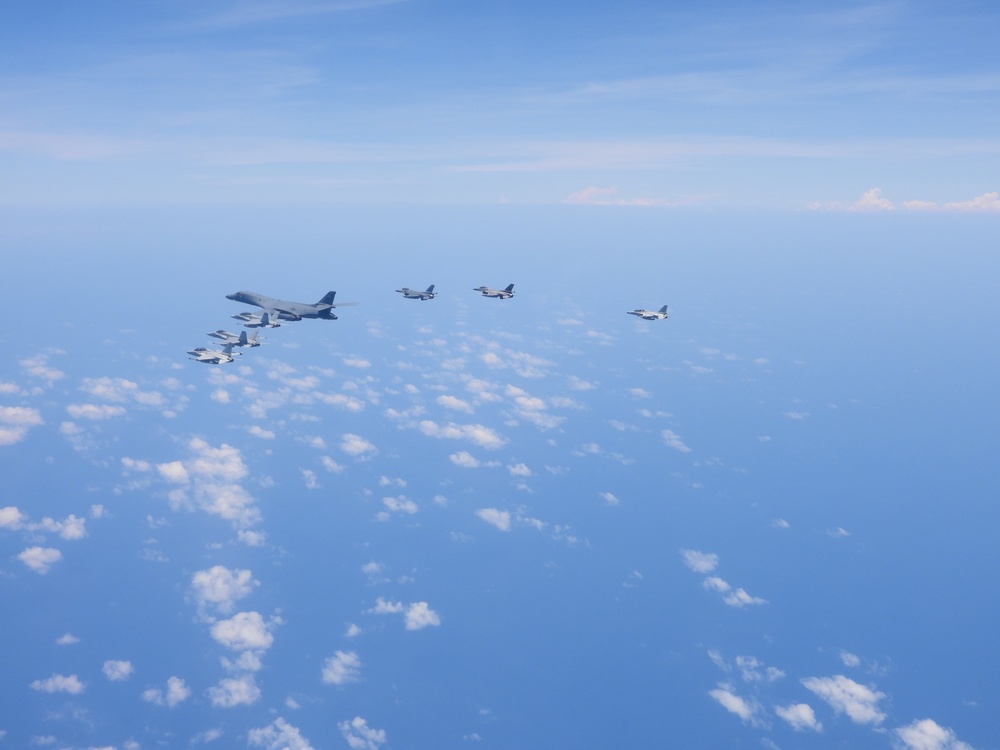 Australia, Philippines and U.S. conduct multilateral Maritime Cooperative Activity