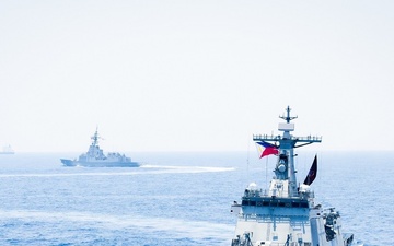 Australia, Philippines and U.S. conduct multilateral Maritime Cooperative Activity