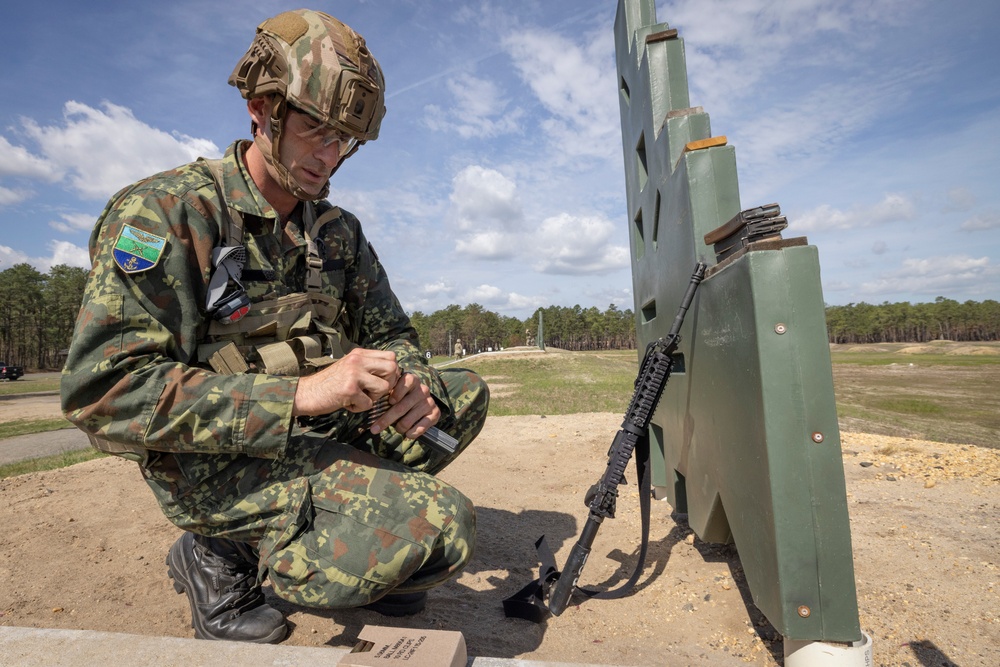 New Jersey Best Warrior Competition M4 and M17 qualification