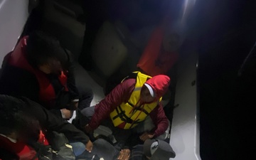 Coast Guard apprehends 15 aliens during an interdiction off San Diego coast