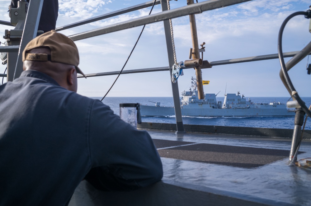 USS Benfold (DDG 65) conducts advanced tactical training