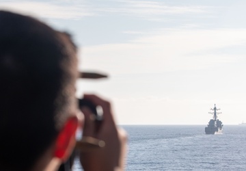 USS Benfold (DDG 65) conducts advanced tactical training