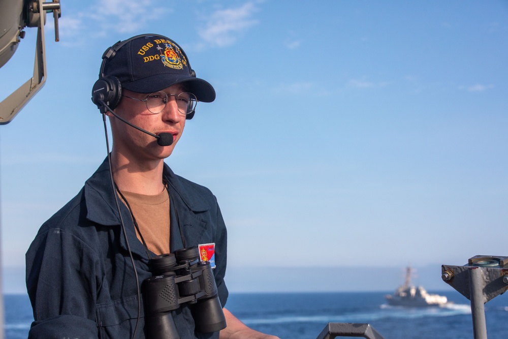 USS Benfold (DDG 65) conducts advanced tactical training