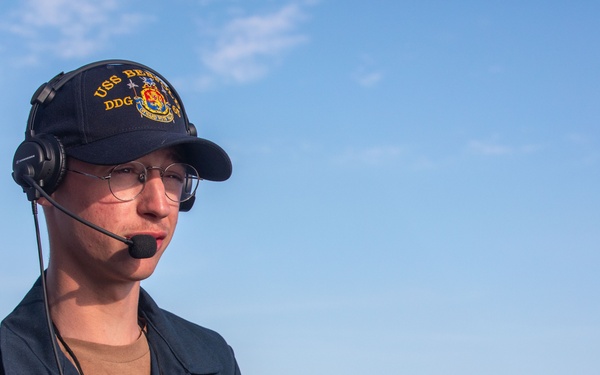 USS Benfold (DDG 65) conducts advanced tactical training