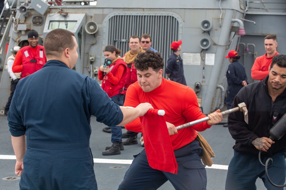 USS Benfold (DDG 65) conducts advanced tactical training