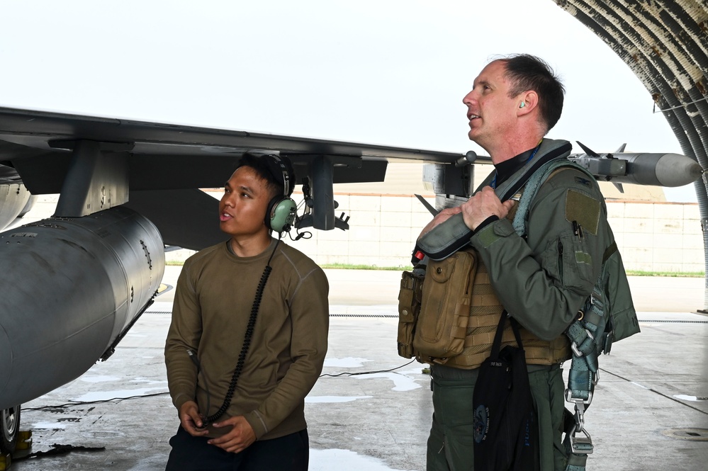 Kunsan’s winged “Wolf” takes flight for Freedom Flag 25-1