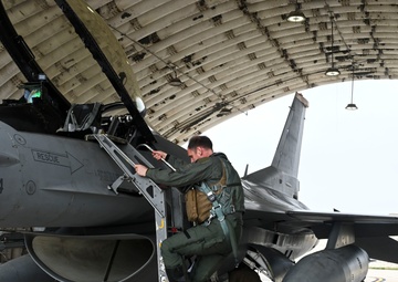 Kunsan’s winged “Wolf” takes flight for Freedom Flag 25-1