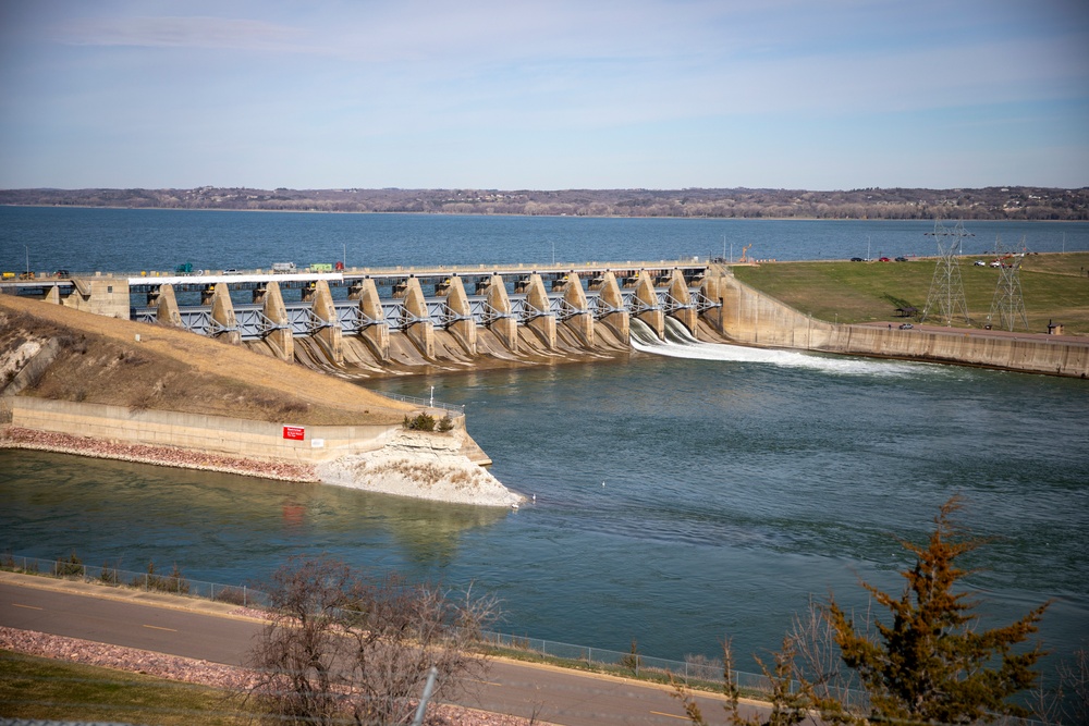 Spring visit to Gavins Point Dam and Powerhouse