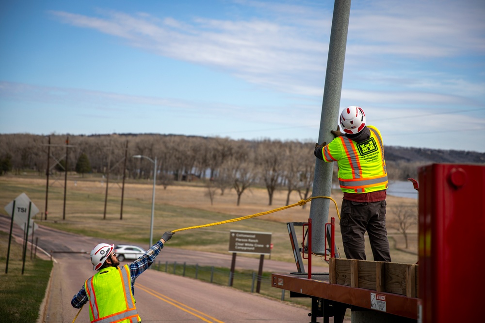 Gavins Point maintenance crew replaces damaged light pole