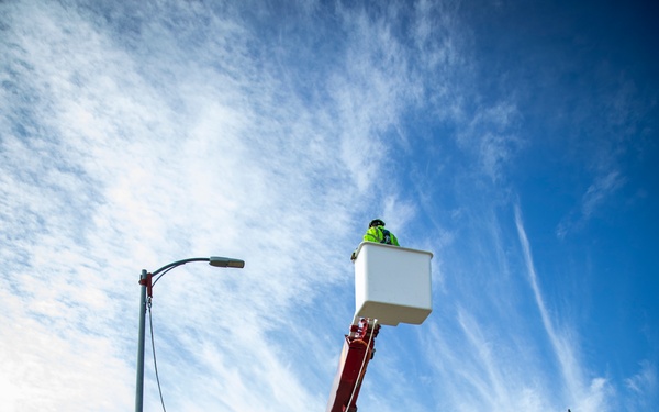 Gavins Point maintenance crew replaces damaged light pole