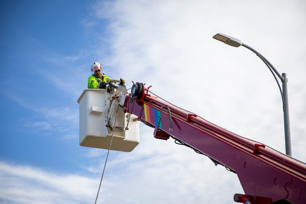 Gavins Point maintenance crew replaces damaged light pole