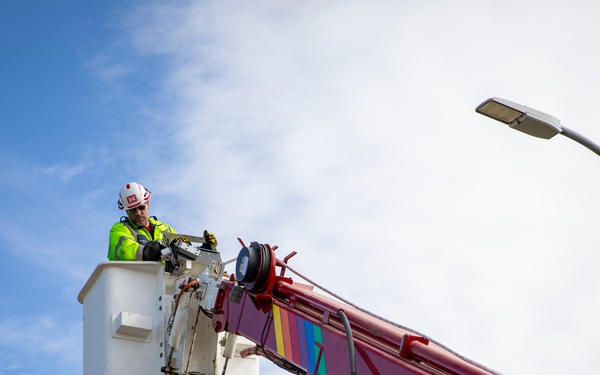 Gavins Point maintenance crew replaces damaged light pole