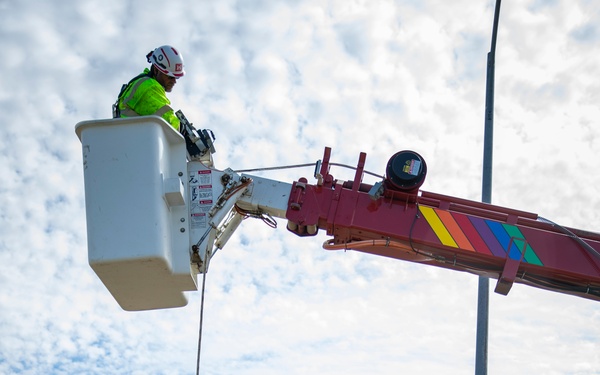 Gavins Point maintenance crew replaces damaged light pole