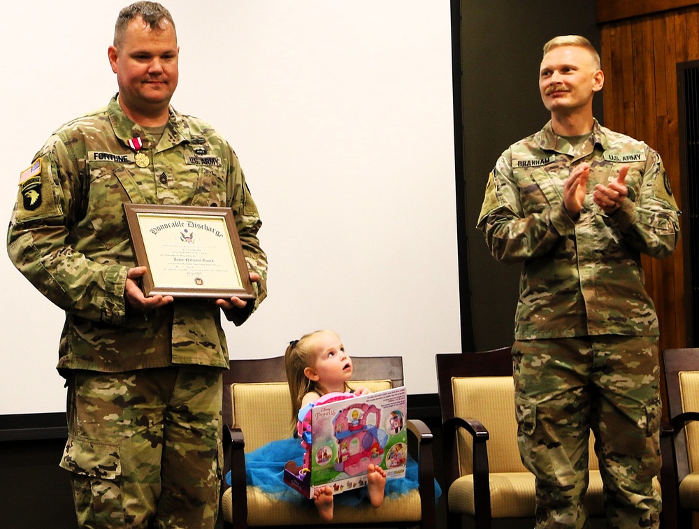 ST. LOUIS POLICE OFFICER, COMBAT VETERAN, RETIRES AFTER 23 YEARS IN THE ILLINOIS ARMY NATIONAL GUARD