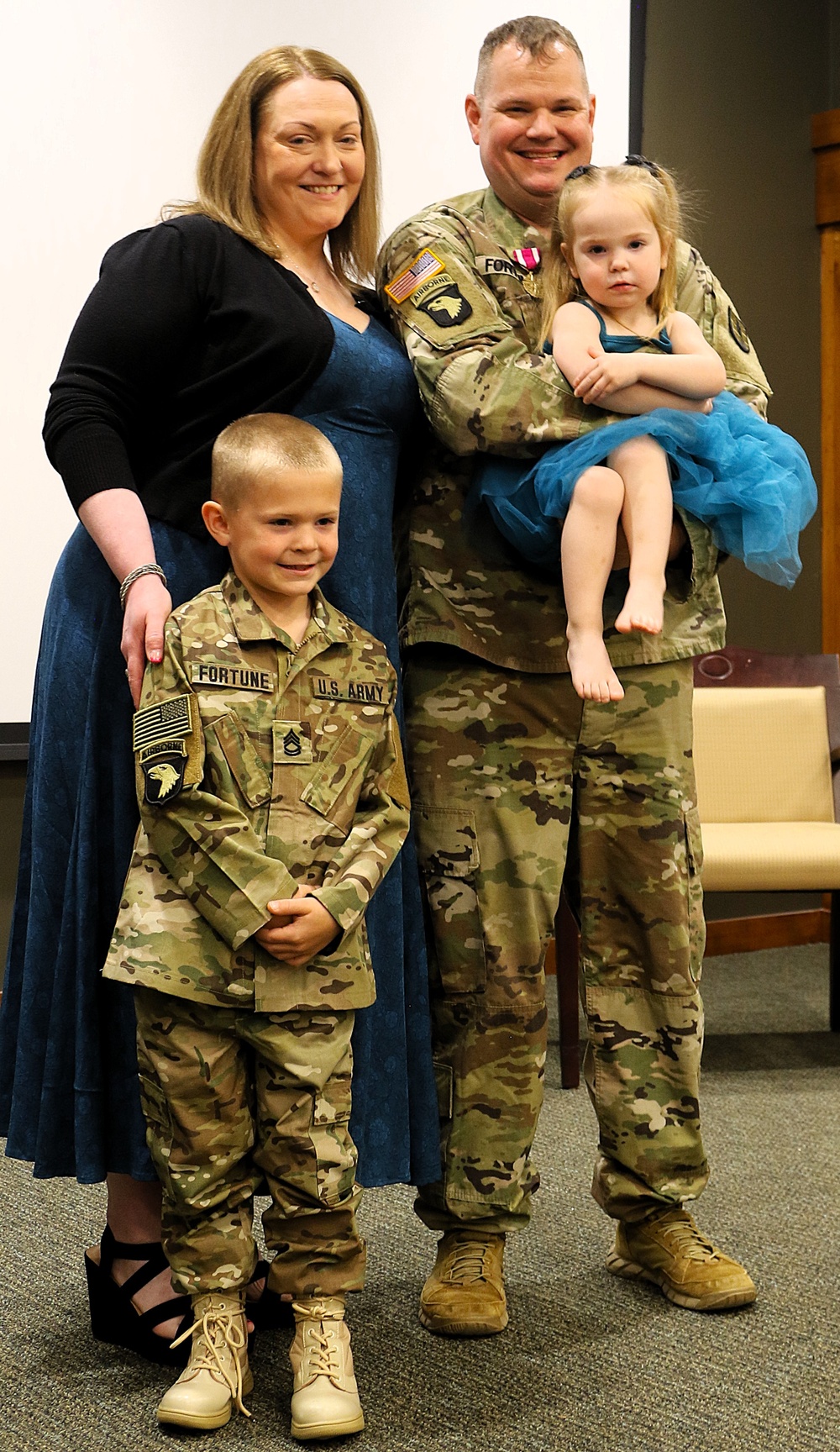 ST. LOUIS POLICE OFFICER, COMBAT VETERAN, RETIRES AFTER 23 YEARS IN THE ILLINOIS ARMY NATIONAL GUARD