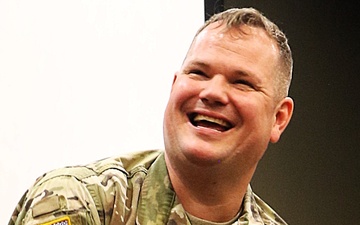 ST. LOUIS POLICE OFFICER, COMBAT VETERAN, RETIRES AFTER 23 YEARS IN THE ILLINOIS ARMY NATIONAL GUARD