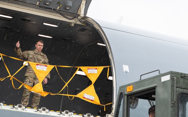 514th Airmen team up with Air National Guard for total force cargo training