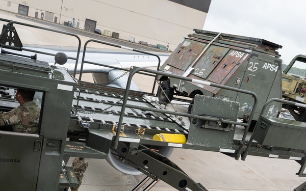 514th Airmen team up with Air National Guard for total force cargo training