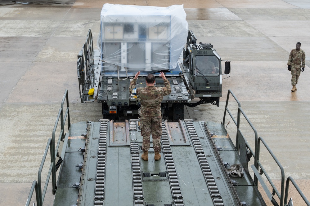 514th Airmen team up with Air National Guard for total force cargo training