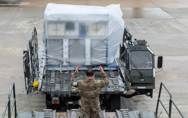 514th Airmen team up with Air National Guard for total force cargo training