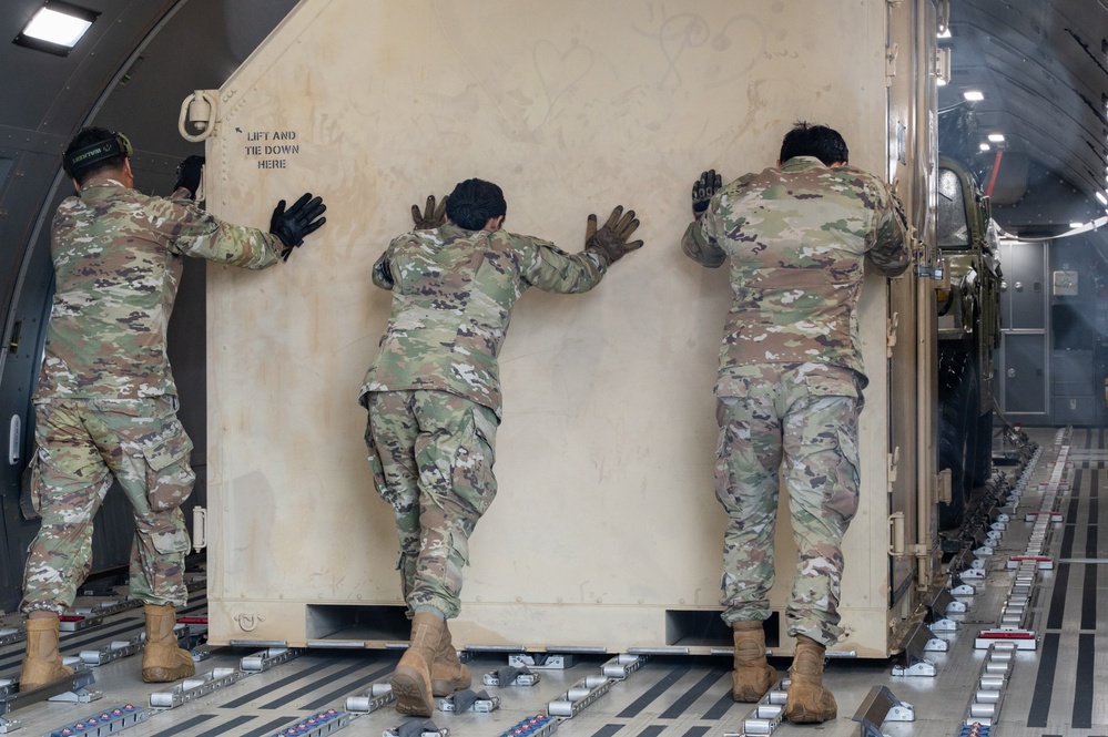514th Airmen team up with Air National Guard for total force cargo training