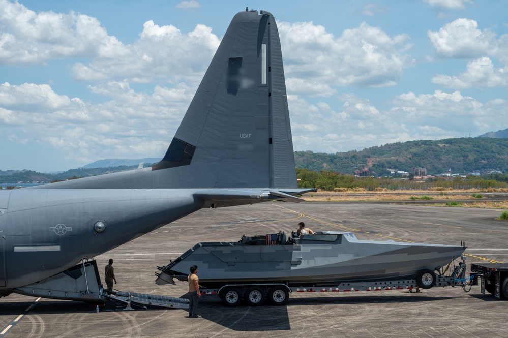 Balikatan 25: 353 SOW, U.S. NSW load CCA