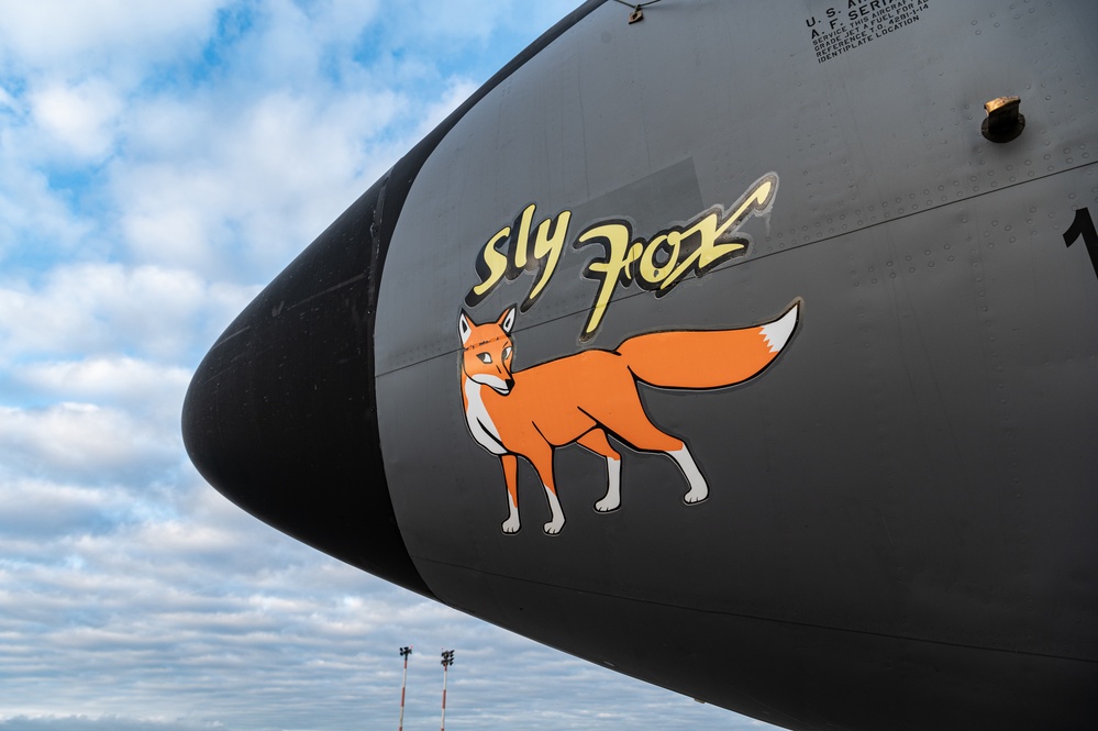 Skyway Chariot: 100th ARW refuels 48th FW