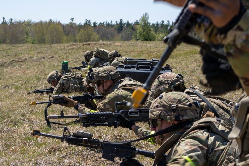 Soldiers Work Quickly to Secure a Landing Zone