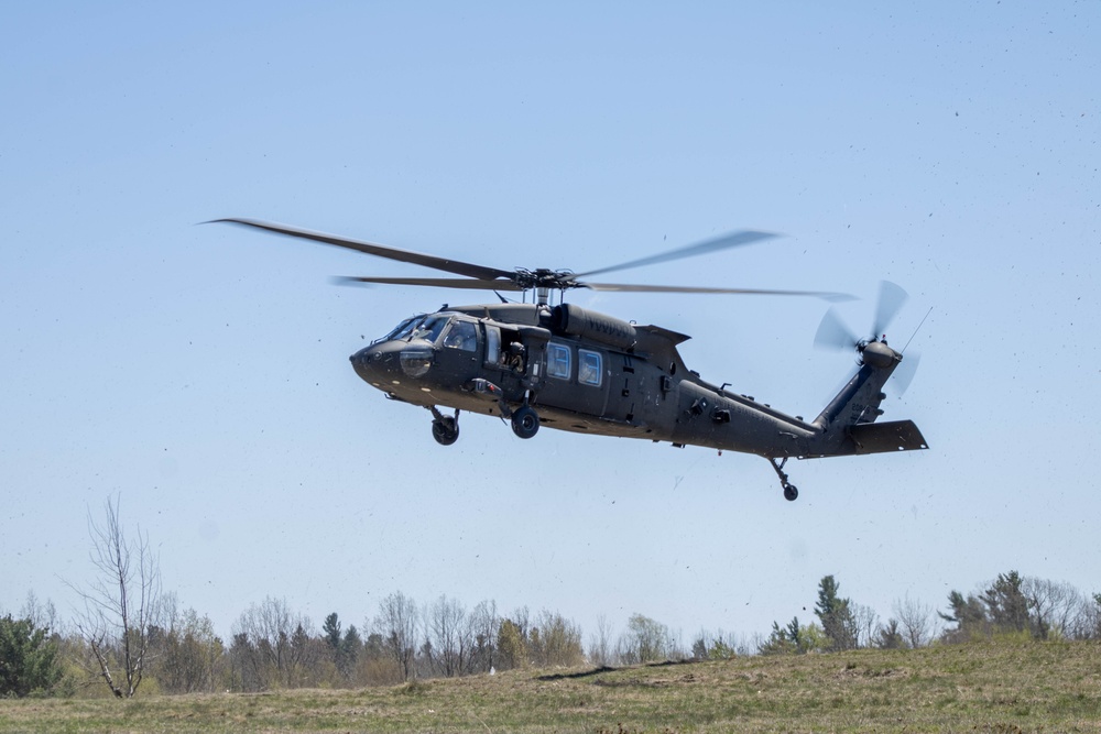 A UH-60 Blackhawk Helicopter Approaches a Landing Zone