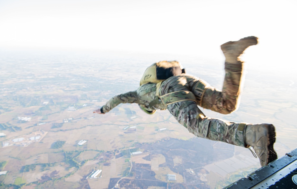 Balikatan 25: 353 SOW conducts military free fall training