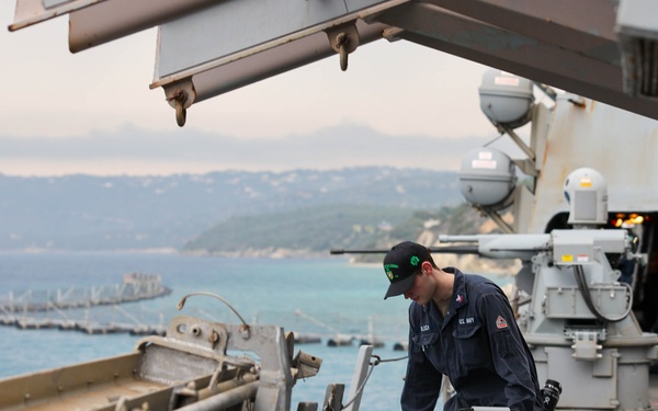 USS The Sullivans Arrives in Souda Bay