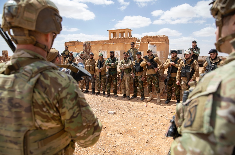 U.S. Soldiers Train Syrian Partners in Tactical Movement Skills