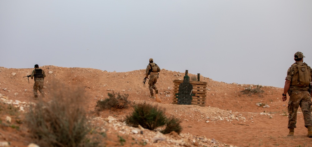 U.S. Army Soldiers train with Syrian partners on Infantry Maneuver Range