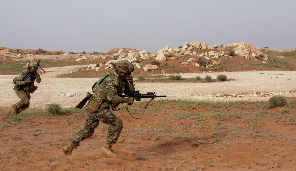 U.S. Army Soldiers train with Syrian partners on Infantry Maneuver Range