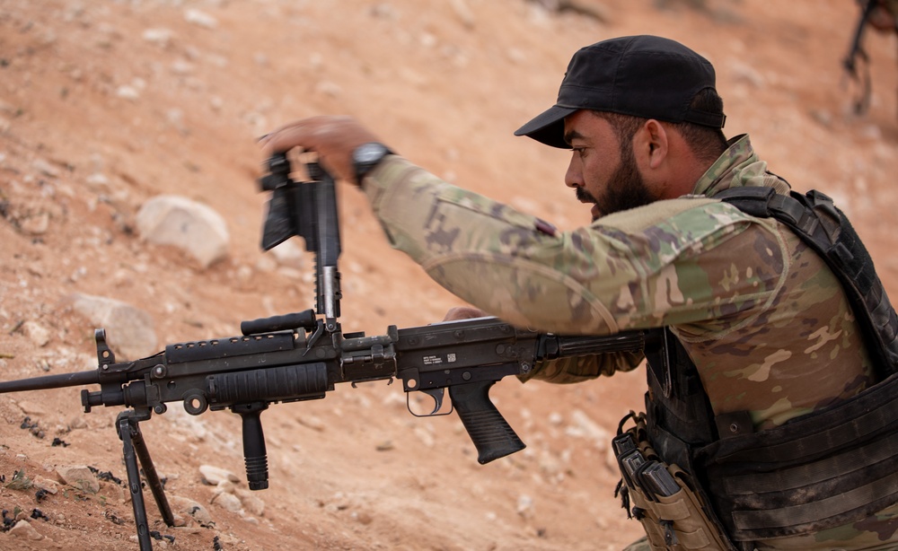 U.S. Army Soldiers train with Syrian partners on Infantry Maneuver Range