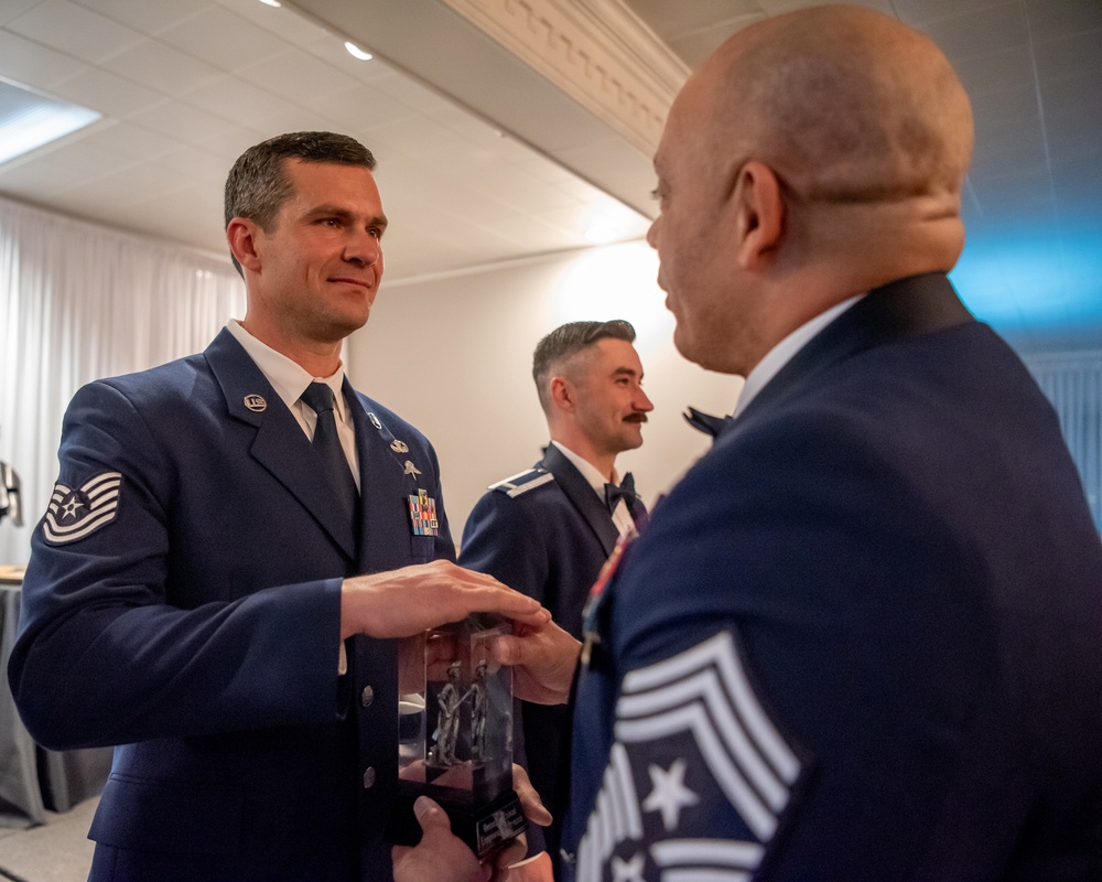 Kentucky Air National Guard's top Airmen honored