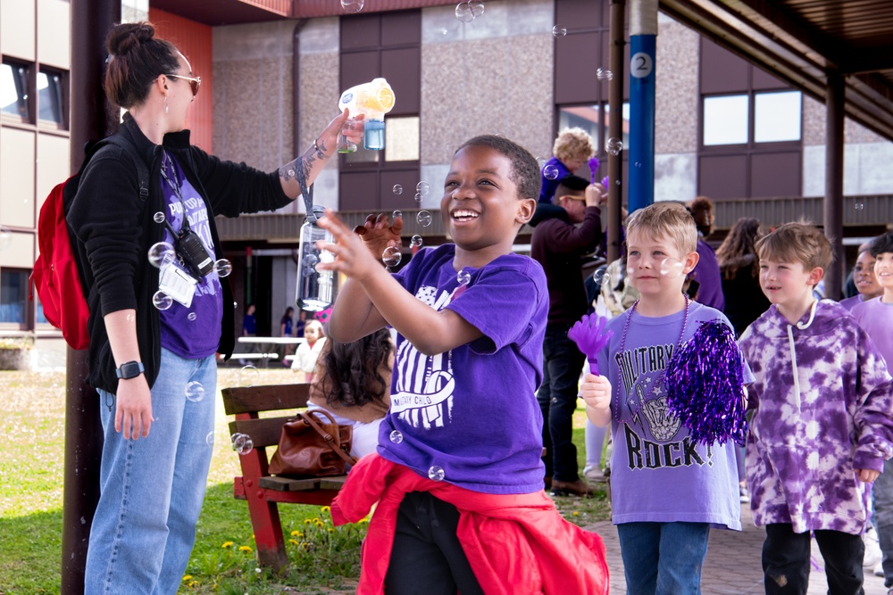 Spangdahlem Elementary School students celebrate Purple Up Day