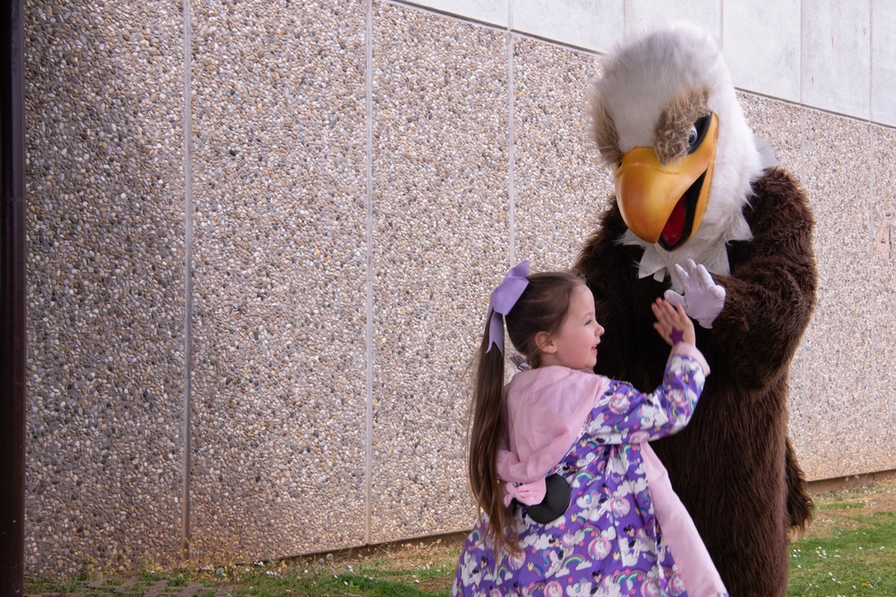 Spangdahlem Elementary School students celebrate Purple Up Day