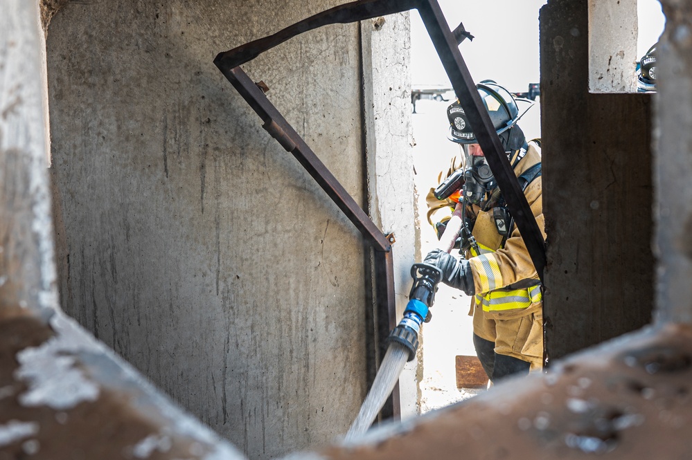 386th ECES conducts fire response drill