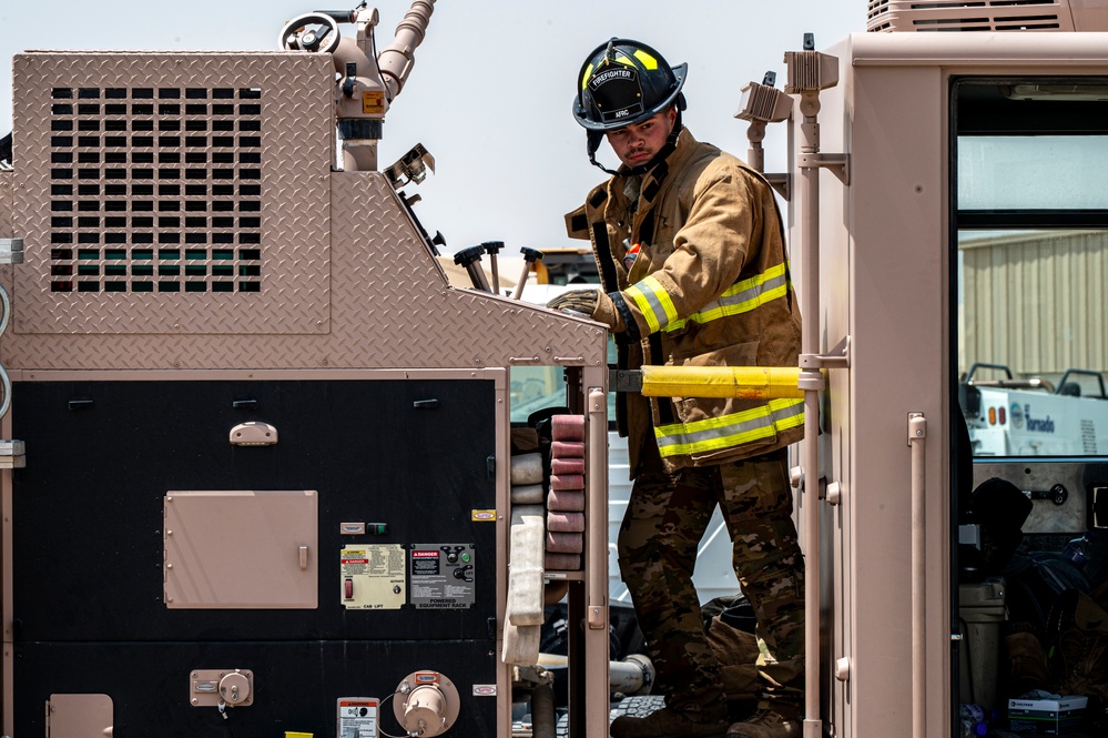 386th ECES conducts fire response drill