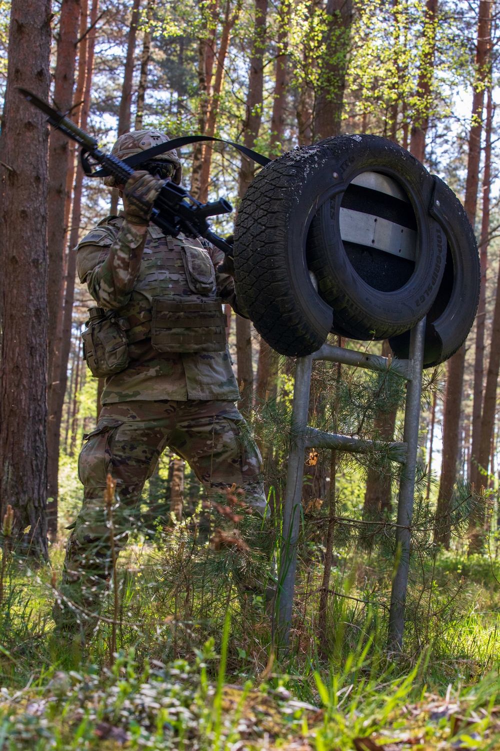 1-6 FAR Soldiers attack the Bayonet Assault Course on Grafenwoehr Training Area