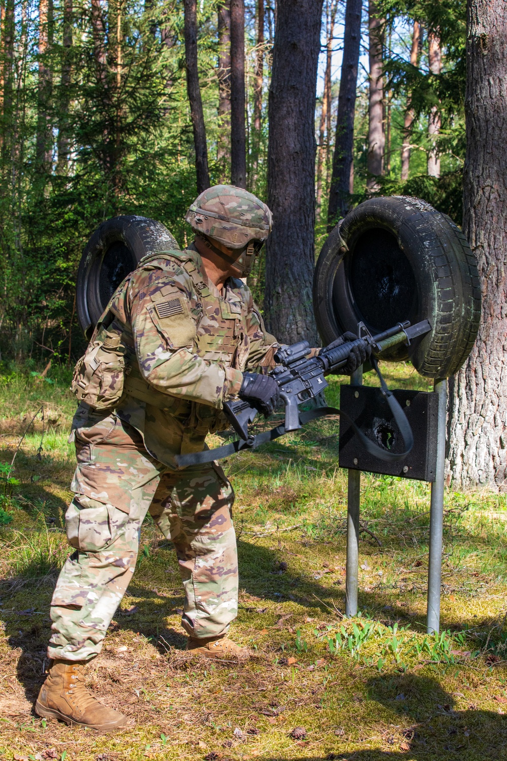 1-6 FAR Soldiers attack the Bayonet Assault Course on Grafenwoehr Training Area