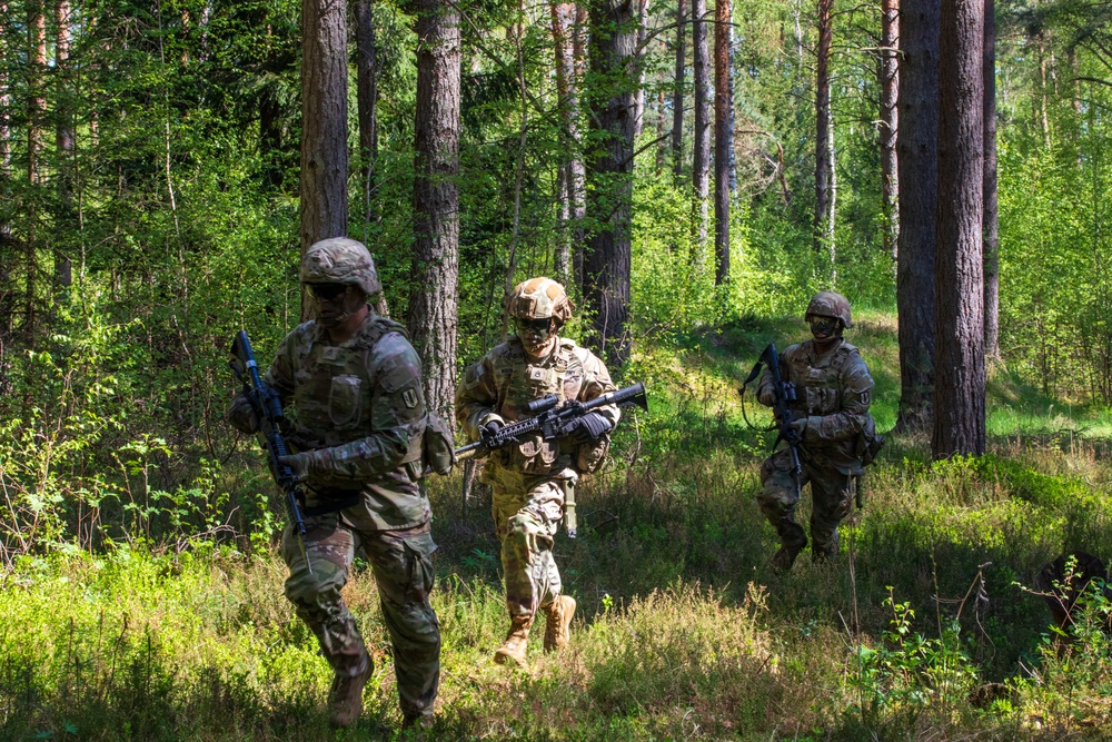 1-6 FAR Soldiers attack the Bayonet Assault Course on Grafenwoehr Training Area